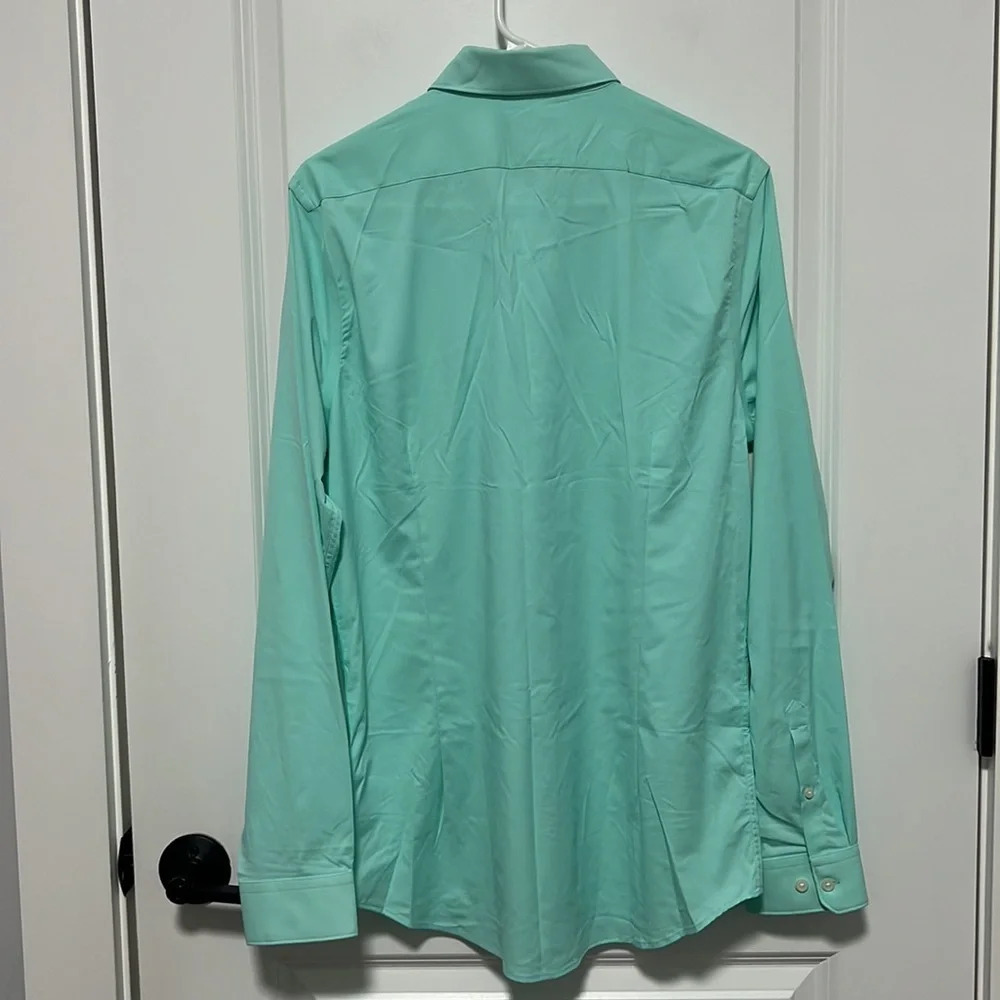 NWT Express Performance Extra Slim Torques Button… - image 5